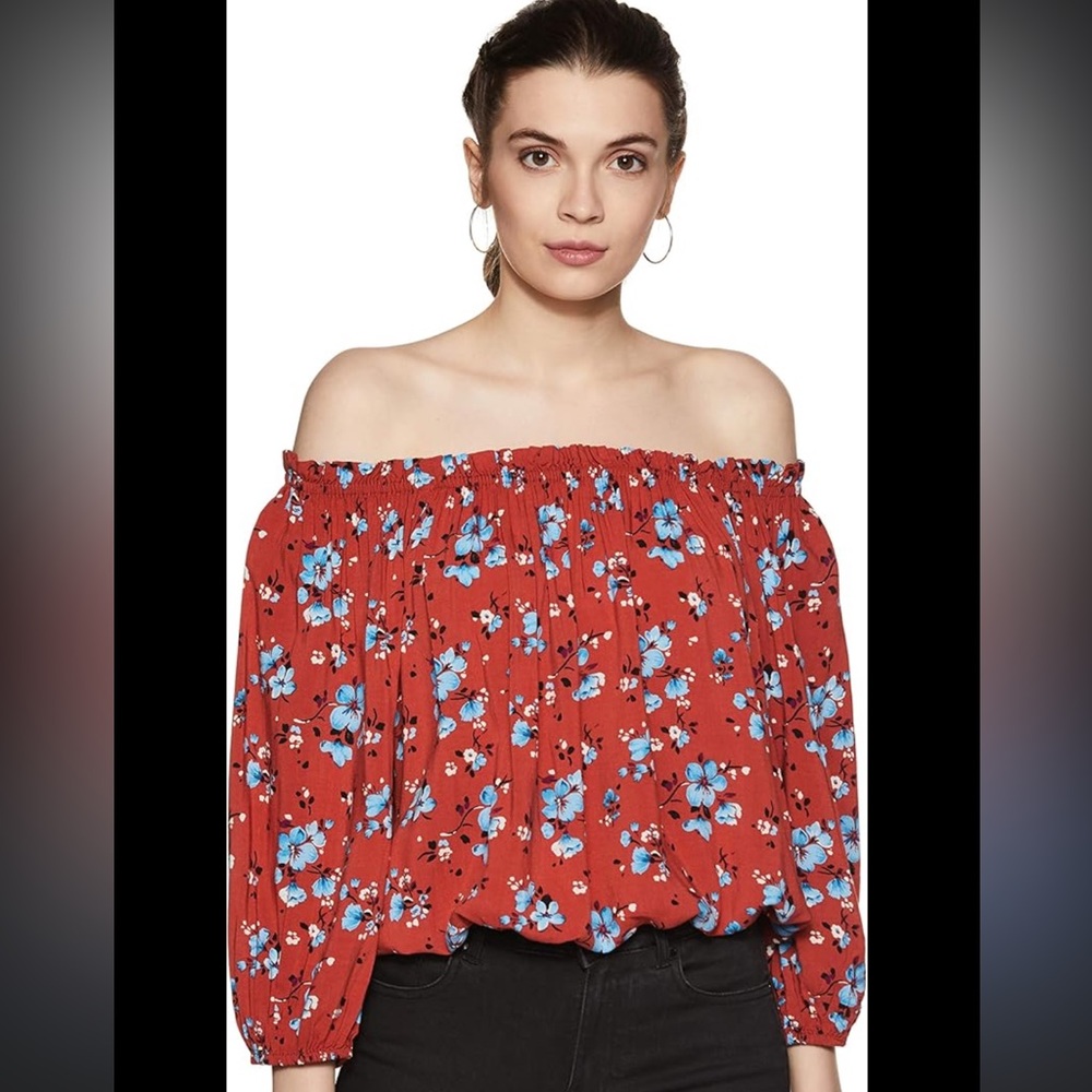 Women’s Forever 21 off shoulder long sleeve top